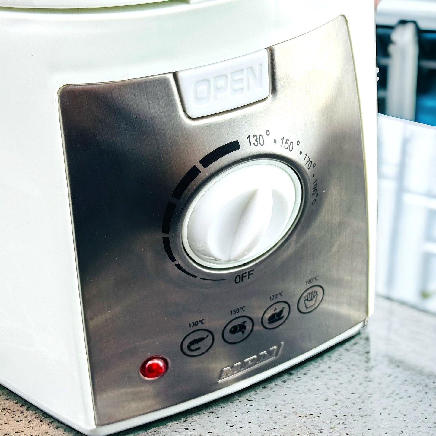 MPM Compact Electric Deep Fryer - 1.5 Litre