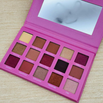 Stay fabulous 15 Shade Eyeshadow Palette