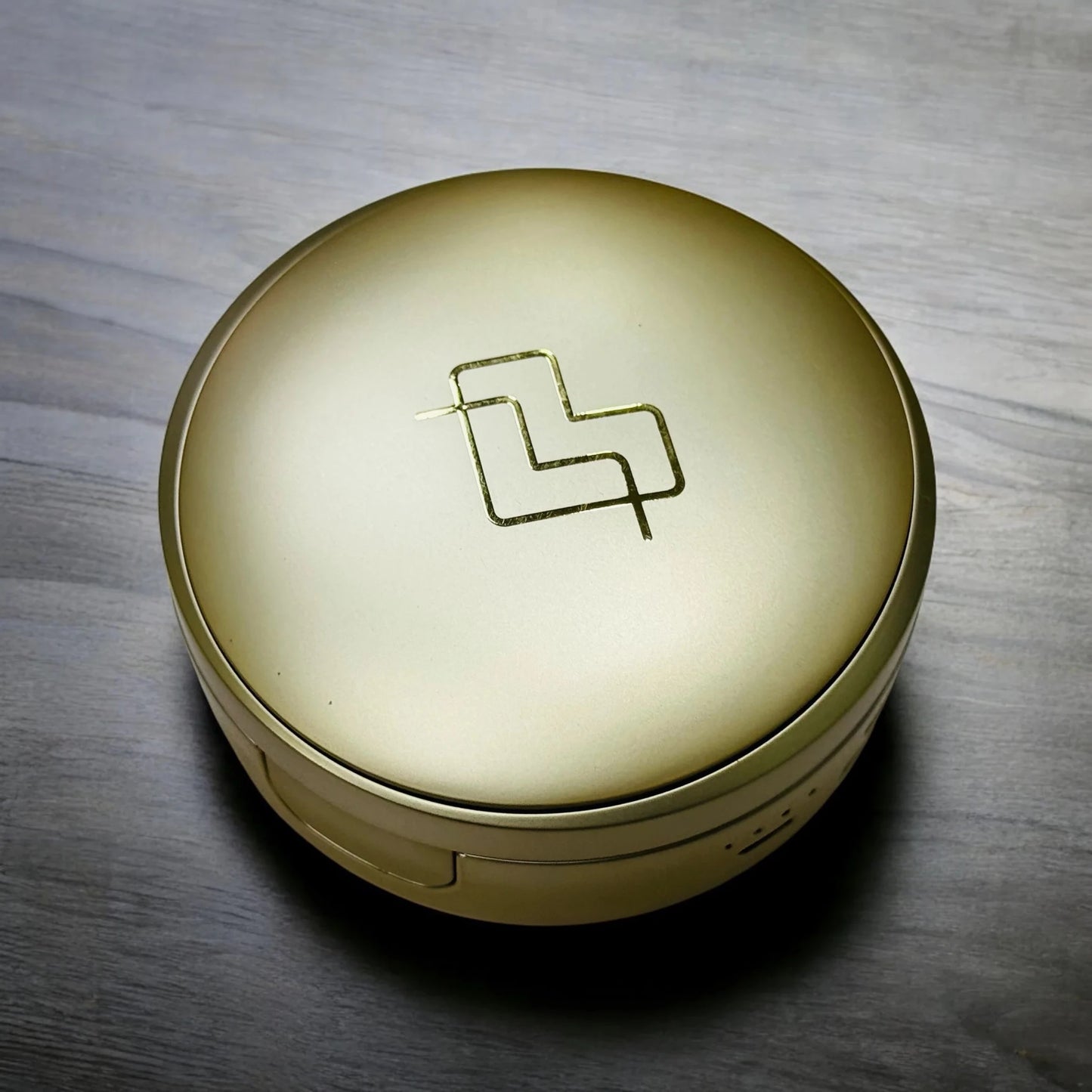Makeup Base With 6800mAh Power Bank and LED Light - Armaa Store Pk